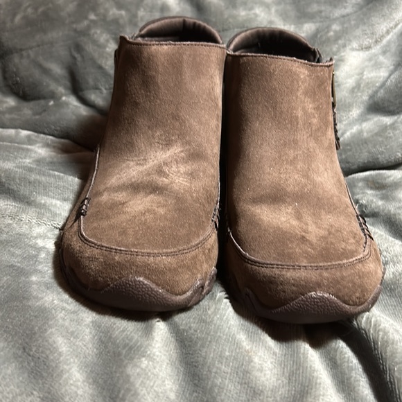 Like New Ladies Skechers Brown Leather Side Zip Ankle Boots, Sz 6.5, Sn 44721 - Picture 4 of 10